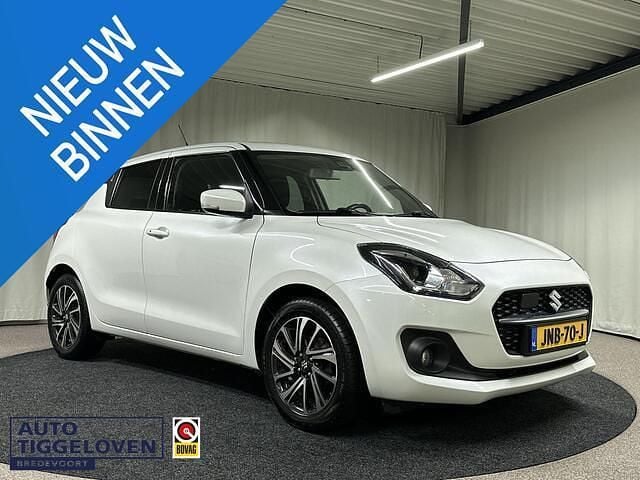 Wit Gebruikt 2022 Suzuki Swift Style Hatchback | € 15.700 (Eerlijke prijs) - Afbeelding 1/4