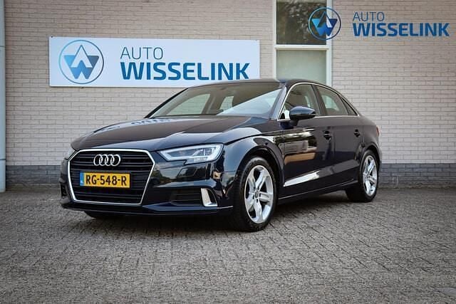 Blauw Gebruikt 2017 Audi A3 Sport Sedan | € 16.950 (Goede deal) - Afbeelding 1/4