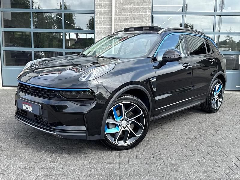 Zwart Gebruikt 2023 Lynk & Co 01 SUV | € 27.450 (Eerlijke prijs) - Afbeelding 1/4