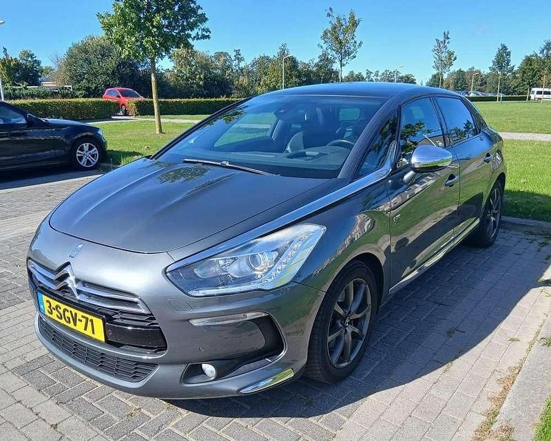 Grijs Gebruikt 2013 Citroën DS5 Hatchback | € 9.000 (Duur) - Afbeelding 1/4