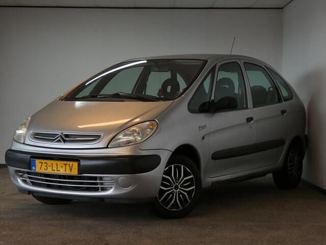Grijs Occasion 2003 Citroën Xsara Picasso MPV | € 999 (Eerlijke prijs) - Afbeelding 1/4