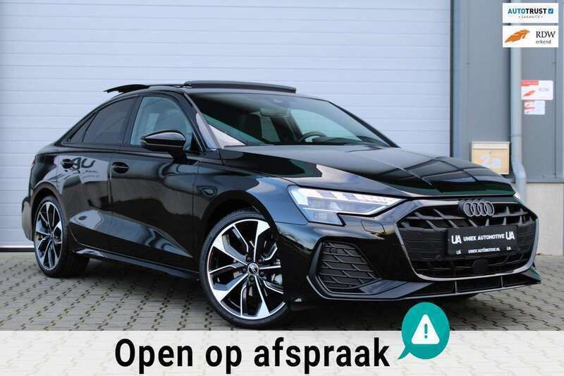 Zwart, metallic lak Gebruikt 2024 Audi A3 e-tron S-Line Hatchback | € 48.995 - Afbeelding 1/4