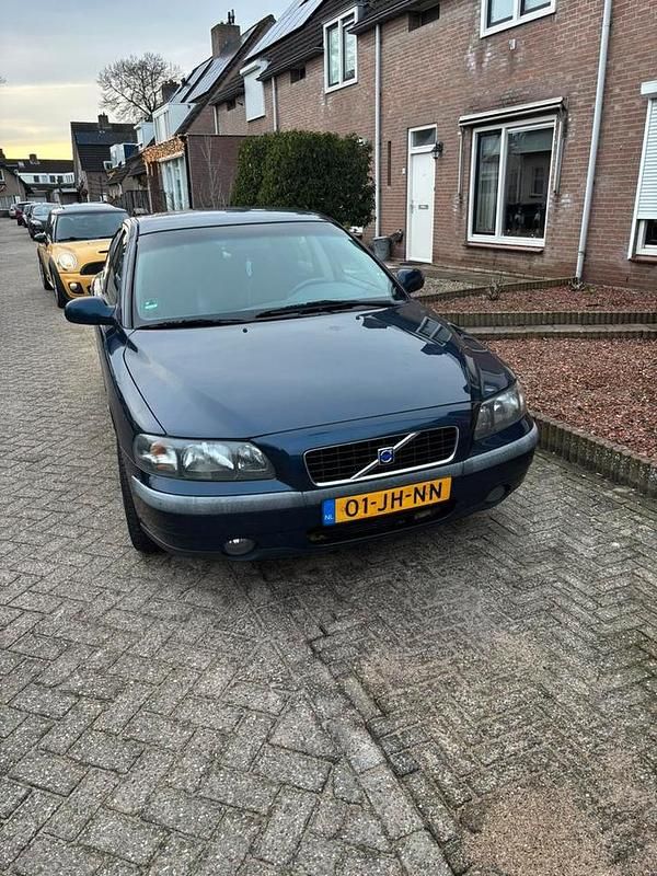 Gebruikt 2002 Volvo S60 Sedan | € 1.000 (Eerlijke prijs) - Afbeelding 1/4