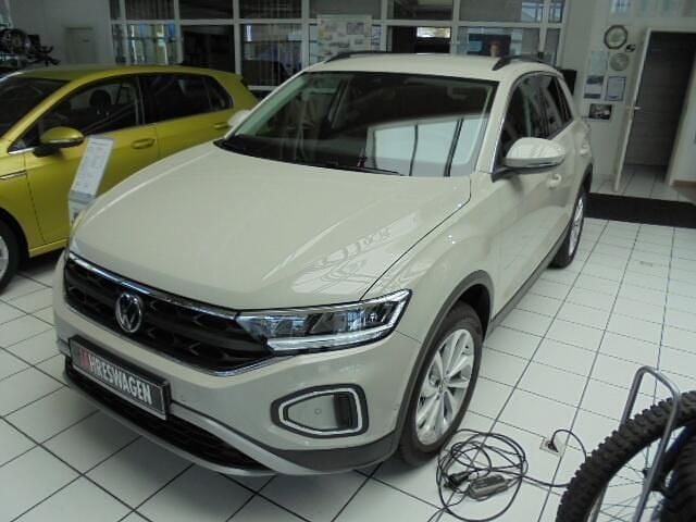 Grijs Gebruikt 2022 VW T-Roc Life SUV | € 30.588 (Eerlijke prijs) - Afbeelding 1/4