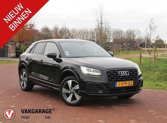 Zwart Gebruikt 2020 Audi Q2 Basis SUV | € 20.995 (Goede deal) - Afbeelding 1/4