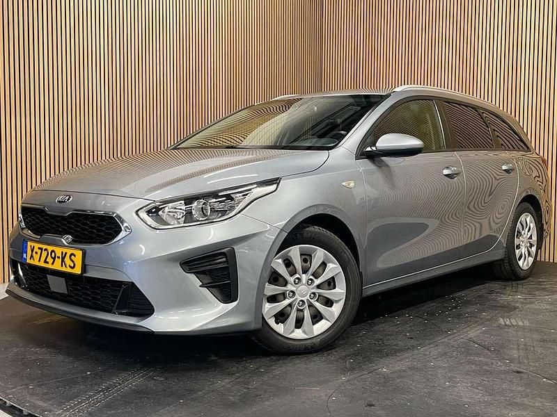 Grijs Gebruikt 2020 Kia Ceed Sportswagon Stationwagen | € 14.850 (Eerlijke prijs) - Afbeelding 1/2