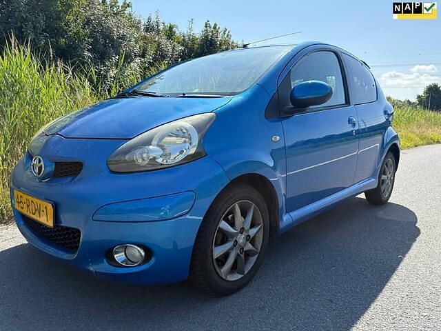 Blauw Gebruikt 2011 Toyota Aygo Hatchback | € 3.299 (Eerlijke prijs) - Afbeelding 1/4