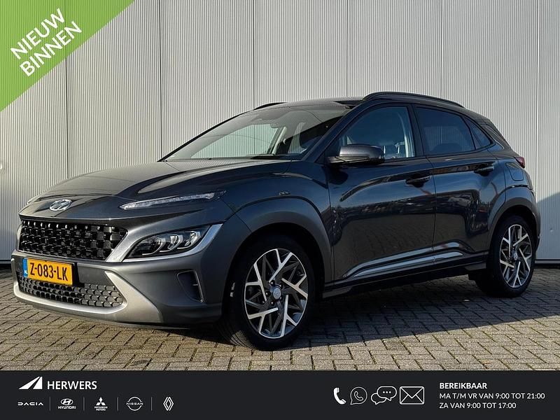 Dark knight pearl (yg7) Occasion 2022 Hyundai Kona Comfort SUV | € 22.735 (Goede deal) - Afbeelding 1/4