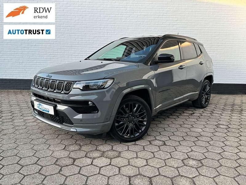 Grijs Occasion 2022 Jeep Compass SUV | € 24.995 (Eerlijke prijs) - Afbeelding 1/4