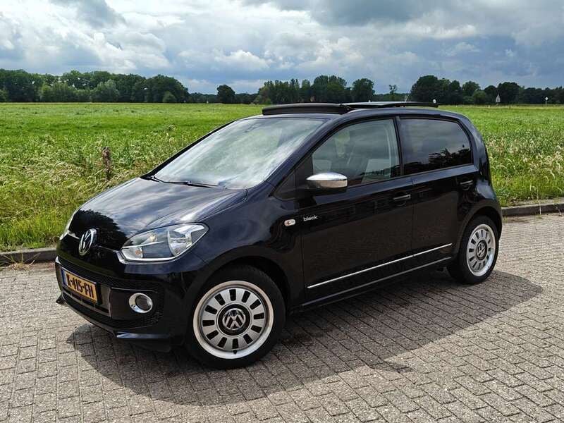 Zwart Gebruikt 2012 VW up! Black Edition Hatchback | € 7.500 (Iets duurder) - Afbeelding 1/4
