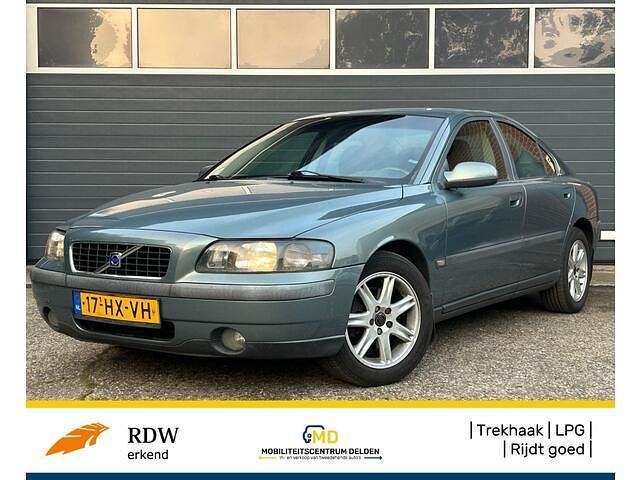 Groen (metallic) Occasion 2002 Volvo S60 Sedan | € 999 (Iets duurder) - Afbeelding 1/4