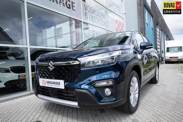 Blauw Gebruikt 2023 Suzuki SX4 S-Cross SUV | € 24.950 (Eerlijke prijs) - Afbeelding 1/4