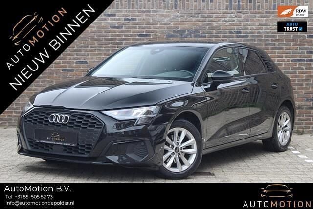 Zwart Gebruikt 2021 Audi A3 Sportback Proline Hatchback | € 24.195 (Goede deal) - Afbeelding 1/4