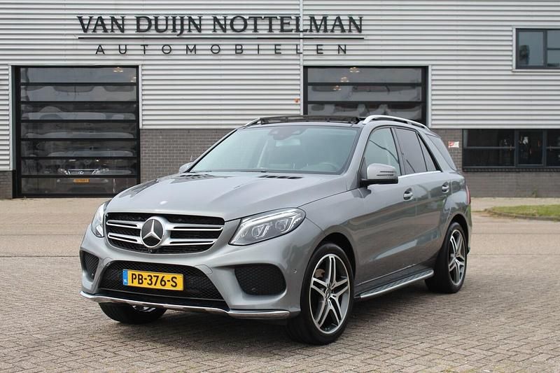 Grijs, metallic lak Gebruikt 2016 Mercedes GLE350 Sport Edition SUV | € 39.950 - Afbeelding 1/4