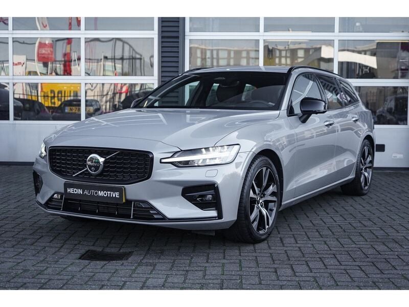 Grijs Gebruikt 2023 Volvo V60 Plus Stationwagen | € 39.995 (Iets duurder) - Afbeelding 1/4
