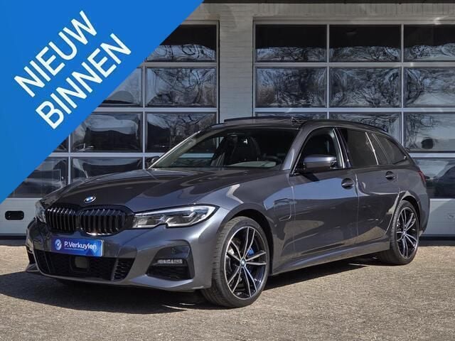 Grijs Gebruikt 2021 BMW 330 M Sport Stationwagen | € 38.745 (Iets duurder) - Afbeelding 1/4