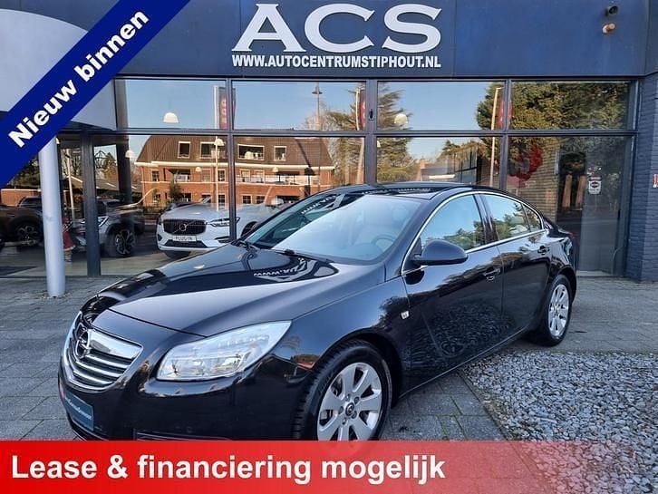 Zwart (metallic) Gebruikt 2010 Opel Insignia Edition Sedan | € 3.990 (Goede deal) - Afbeelding 1/3