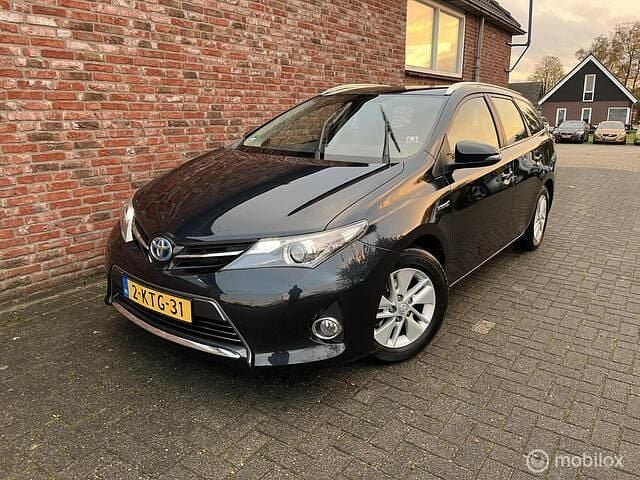 Grijs Gebruikt 2013 Toyota Auris Executive Hatchback | € 9.250 (Eerlijke prijs) - Afbeelding 1/4