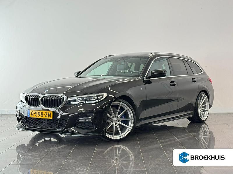 Zwart Gebruikt 2020 BMW 330 Executive Stationwagen | € 36.945 - Afbeelding 1/4