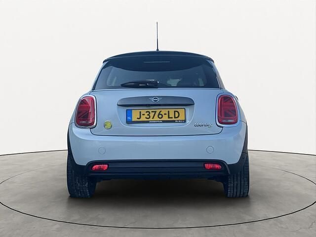 Occasion Mini Cooper SE Essential 135 kW (184 PK) 2020 Zilver (metallic) Hatchback