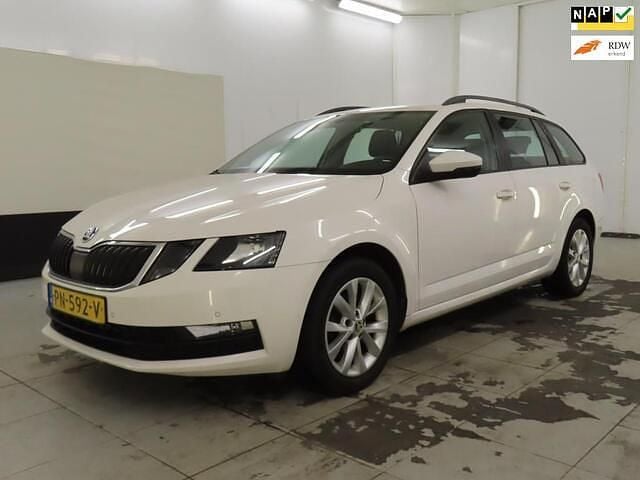 Occasion Skoda Octavia Business Line 116 PK (85 kW) 2017 Wit Stationwagen