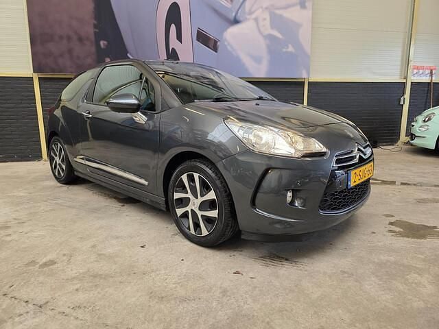 Grijs Occasion 2013 Citroën DS3 Chic Hatchback | € 5.750 (Eerlijke prijs) - Afbeelding 1/4