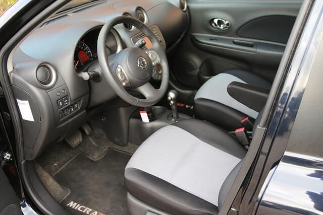Occasion Nissan Micra S 98 PK (72 kW) 2013 Zwart Hatchback