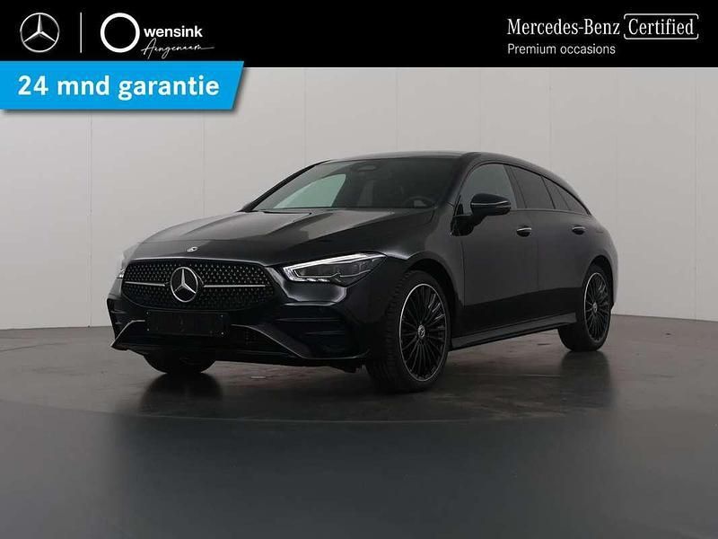 Zwart Gebruikt 2025 Mercedes CLA250e Shooting Brake AMG line Stationwagen | € 45.850 (Iets duurder) - Afbeelding 1/4