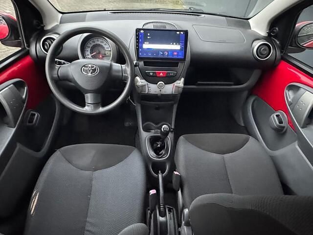 Occasion Toyota Aygo 68 PK (50 kW) 2008 Rood Hatchback