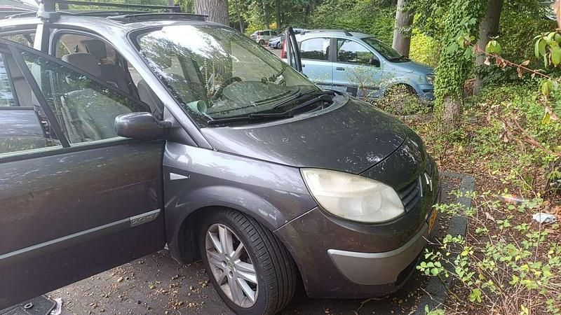 Occasion Renault Scénic II 135 PK (99 kW) 2004 Brons MPV