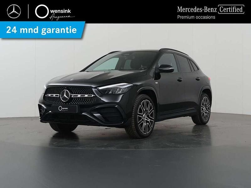 Zwart Occasion 2025 Mercedes GLA250 AMG line SUV | € 54.850 (Duur) - Afbeelding 1/4