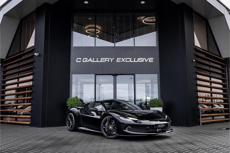 Zwart Gebruikt 2025 Ferrari 296 Cabriolet | € 348.995 - Afbeelding 1/4