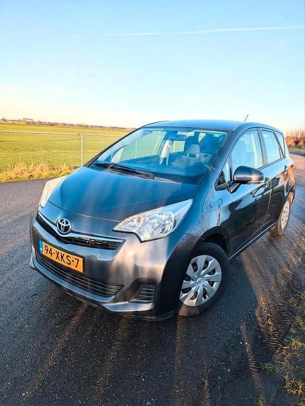 Occasion 2012 Toyota Verso-S MPV | € 4.995 (Goede deal) - Afbeelding 1/4