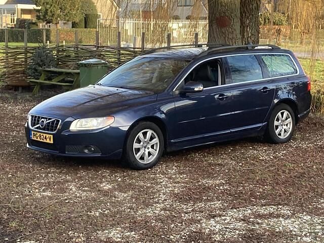 Blauw Occasion 2011 Volvo V70 Momentum Stationwagen | € 5.950 (Eerlijke prijs) - Afbeelding 1/4
