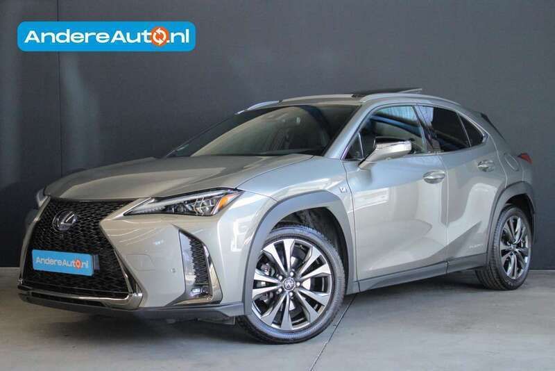 Grijs, metallic lak Gebruikt 2019 Lexus UX Sport Line SUV | € 30.995 (Eerlijke prijs) - Afbeelding 1/4