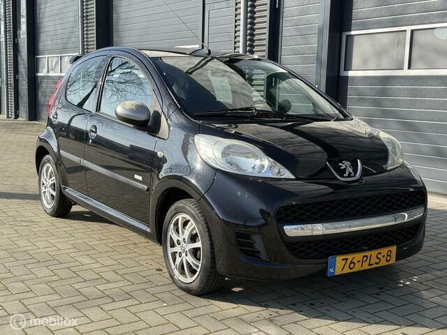 Zwart Gebruikt 2011 Peugeot 107 Hatchback | € 4.500 (Eerlijke prijs) - Afbeelding 1/4