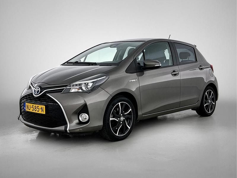 Occasion Toyota Yaris Hybrid 101 PK (74 kW) 2016 Grijs Hatchback
