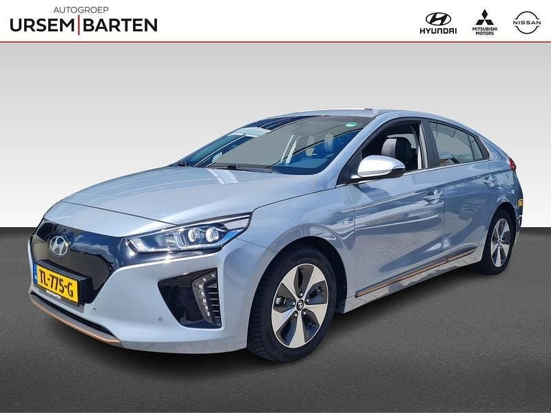 Grijs Gebruikt 2018 Hyundai Ioniq Premium Sedan | € 11.430 (Eerlijke prijs) - Afbeelding 1/4