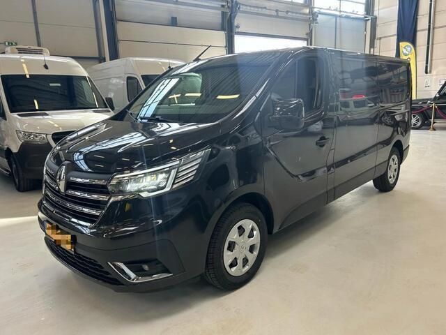 Zwart Nieuw 2024 Renault Trafic Van | € 34.750 - Afbeelding 1/4