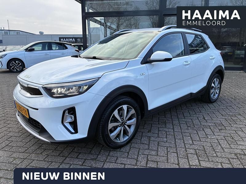 Wit Occasion 2023 Kia Stonic SUV | € 17.950 (Goede deal) - Afbeelding 1/4