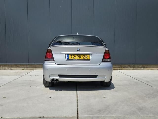 Occasion BMW 325 Executive 192 PK (141 kW) 2004 Grijs, metallic lak Hatchback