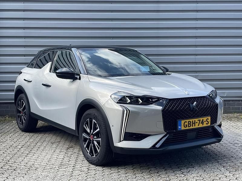 Occasion DS Automobiles DS3 Performance 131 PK (96 kW) 2024 Grijs SUV