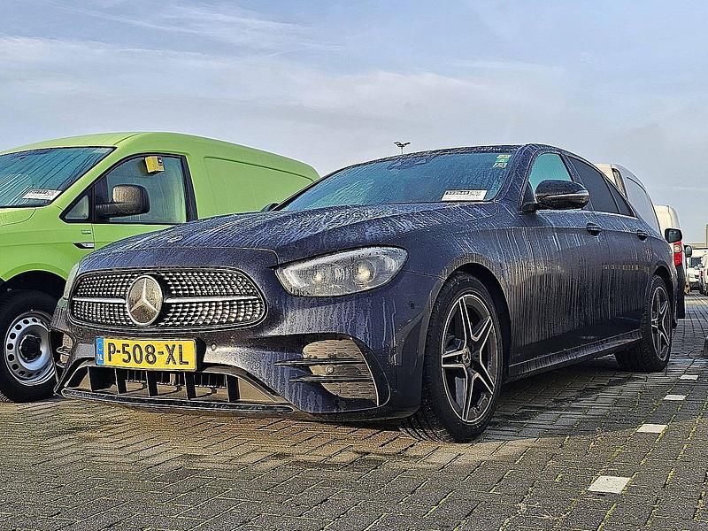 Divers Gebruikt 2021 Mercedes E220 Avantgarde SUV | € 24.140 (Iets duurder) - Afbeelding 1/4