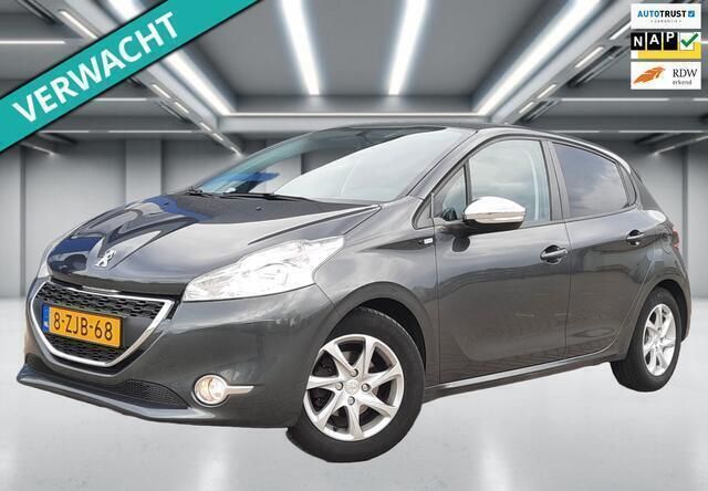 Grijs Gebruikt 2015 Peugeot 208 Style Hatchback | € 8.995 (Eerlijke prijs) - Afbeelding 1/4