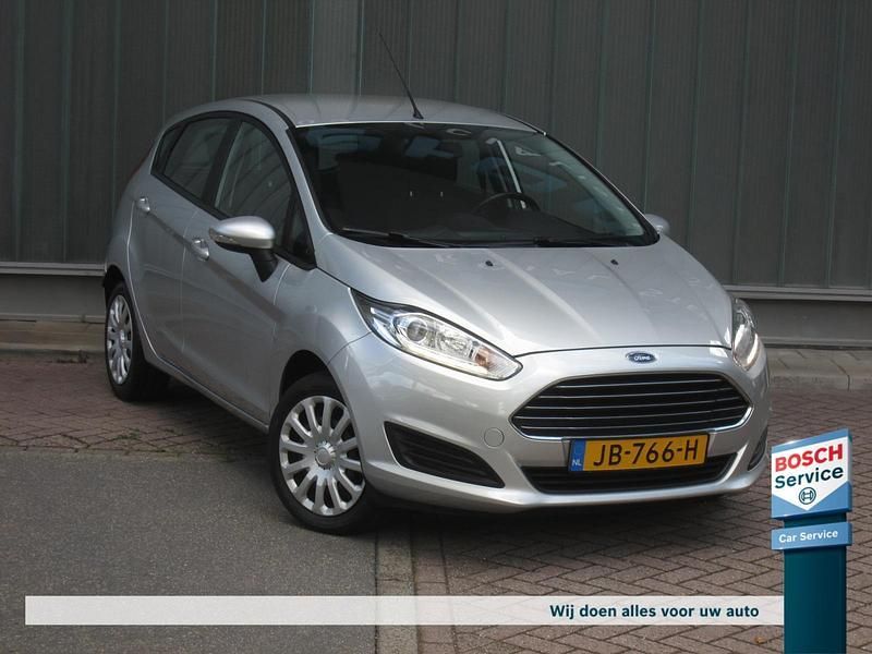 Grijs Gebruikt 2016 Ford Fiesta Style Hatchback | € 8.950 (Iets duurder) - Afbeelding 1/4