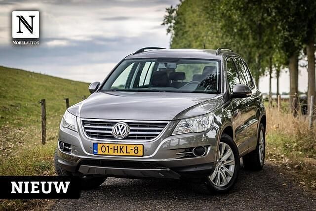 Grijs Gebruikt 2009 VW Tiguan Trendline SUV | € 6.740 (Eerlijke prijs) - Afbeelding 1/4