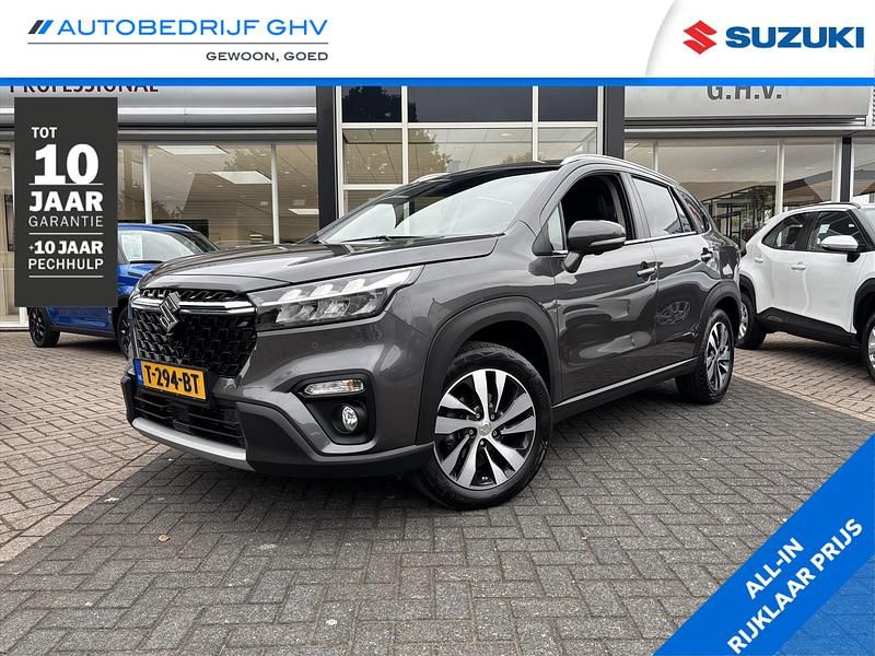 Grijs Gebruikt 2023 Suzuki SX4 S-Cross Style SUV | € 25.950 (Eerlijke prijs) - Afbeelding 1/4