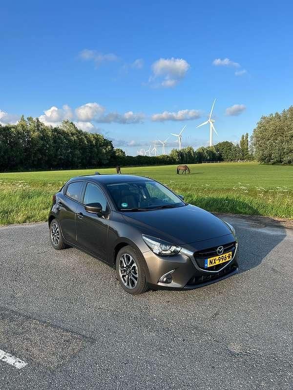 Bruin Gebruikt 2017 Mazda 2 Hatchback | € 8.500 - Afbeelding 1/4