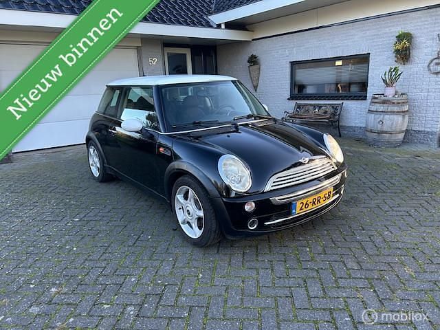 Zwart Gebruikt 2005 Mini ONE Hatchback | € 1.750 (Eerlijke prijs) - Afbeelding 1/4