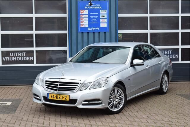 Grijs Gebruikt 2011 Mercedes E200 Avantgarde Sedan | € 8.700 (Iets duurder) - Afbeelding 1/4
